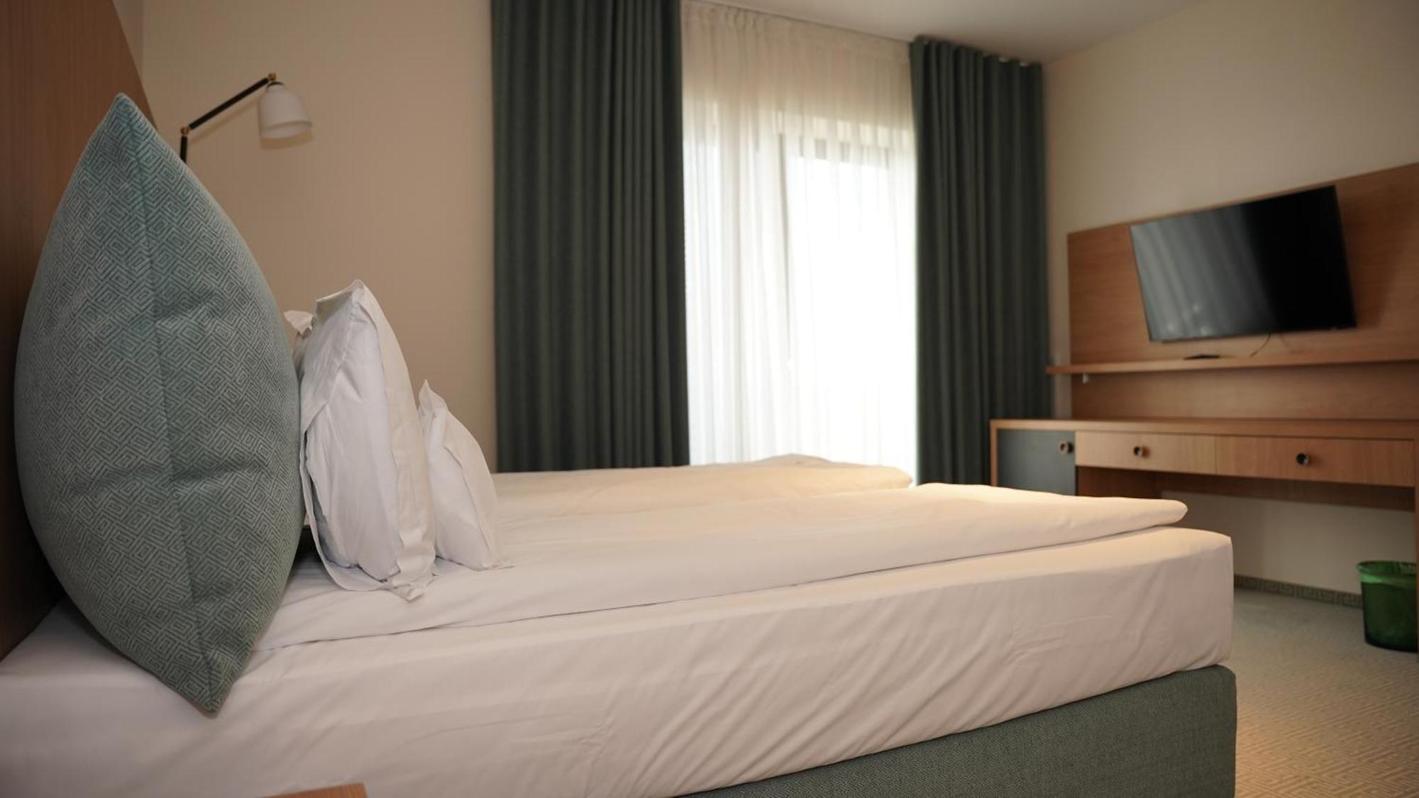 Hotel Sorin Mihai Cristian  Luaran gambar