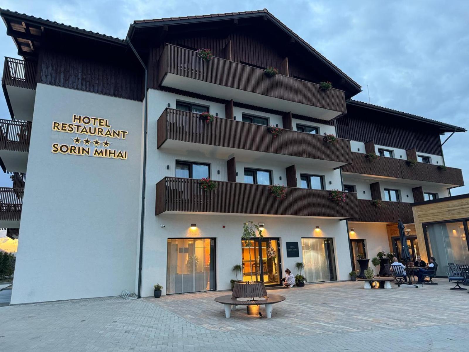 Hotel Sorin Mihai Cristian  Luaran gambar